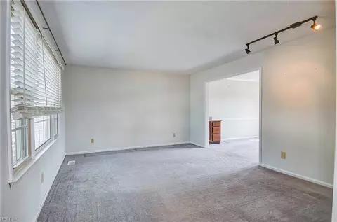 1 Sandpiper Ct, Hampton, VA 23669 photo 19