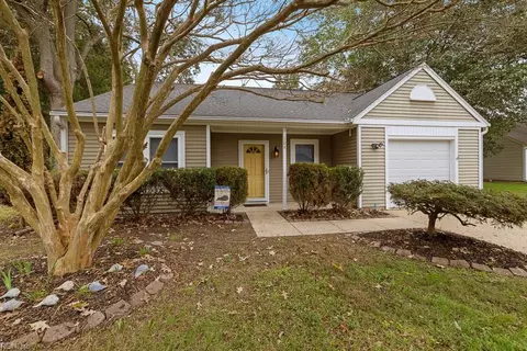 104 Wallace Ct, Yorktown, VA 23693