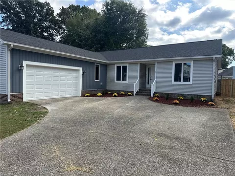 111 Michaels Woods Dr, Hampton, VA 23666