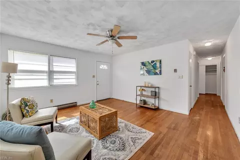 4 Scott Dr, Hampton, VA 23661 photo 7