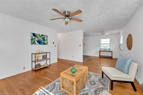 4 Scott Dr, Hampton, VA 23661 photo 8
