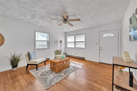 4 Scott Dr, Hampton, VA 23661 photo 6