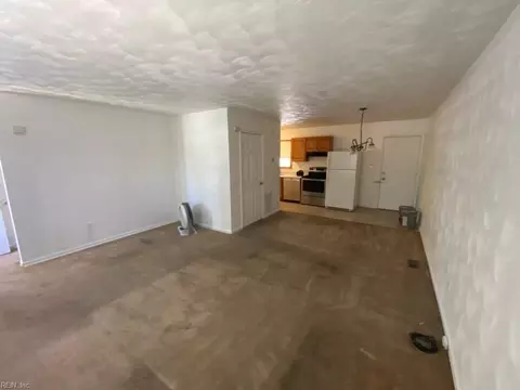 117 E County St, Hampton, VA 23663 photo 11