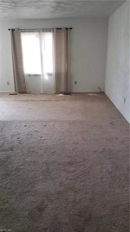 117 E County St, Hampton, VA 23663 photo 2