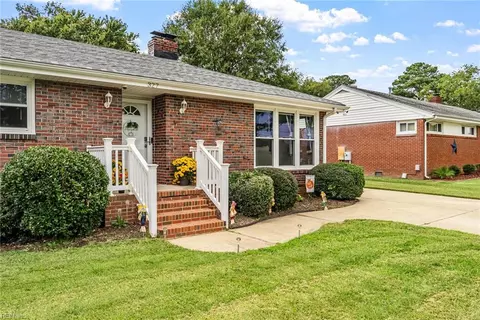 327 Saunders Dr, Portsmouth, VA 23701