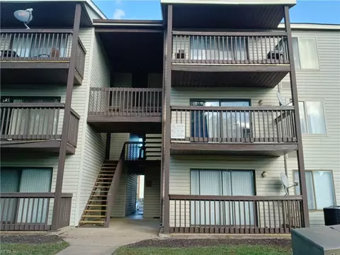 139 Haverford Ct #2, Hampton, VA 23666