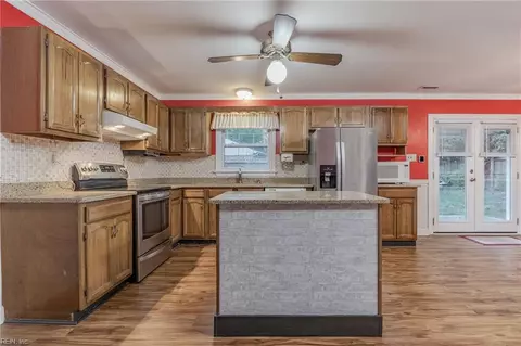 Kitchen - 424 Blanche Dr E, Chesapeake, VA 23323 photo 1 of 2