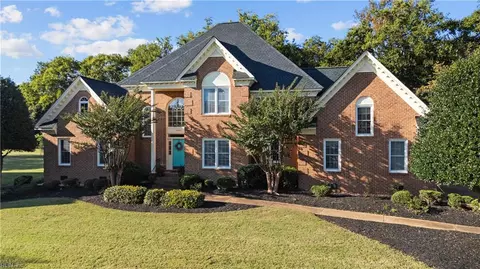 4060 Timber Ridge Dr, Virginia Beach, VA 23455