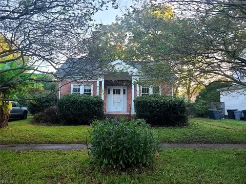 116 Apple Ave, Hampton, VA 23661