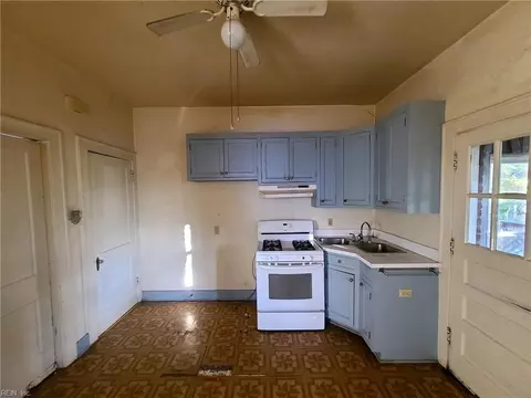 Kitchen - 116 Apple Ave, Hampton, VA 23661 photo 2 of 2