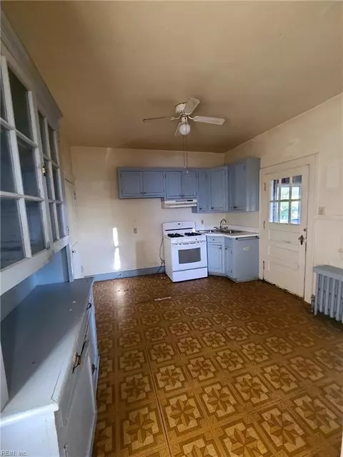 Kitchen - 116 Apple Ave, Hampton, VA 23661 photo 1 of 2