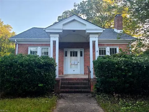 Exterior - 116 Apple Ave, Hampton, VA 23661 photo 2 of 3
