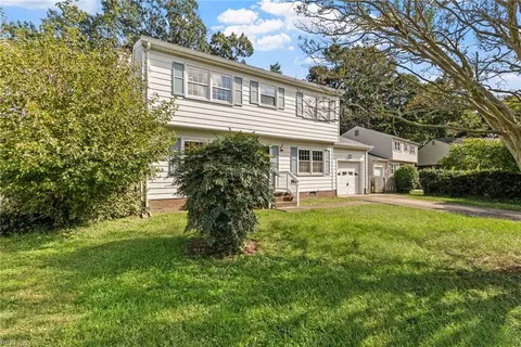 3 Colgate Cir, Hampton, VA 23664