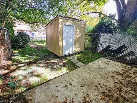 Exterior - 6502 Harvey Ct, Norfolk, VA 23513 photo 5 of 6