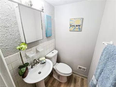 Bath - 6502 Harvey Ct, Norfolk, VA 23513 photo 1 of 1