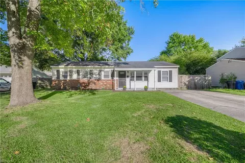 226 Raintree Rd, Virginia Beach, VA 23452