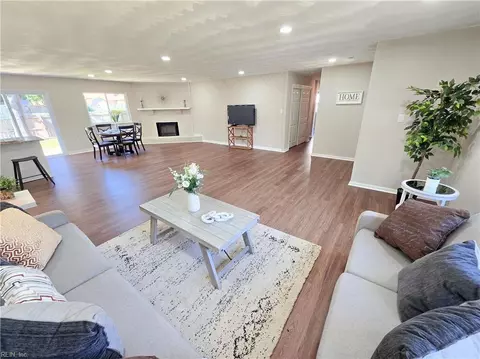 705 Pine Lake Dr, Virginia Beach, VA 23462