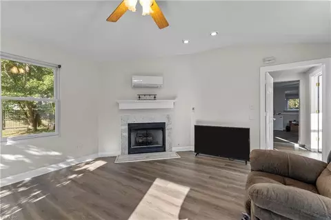 801 Johnstown Rd, Chesapeake, VA 23322 photo 6