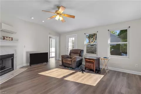 801 Johnstown Rd, Chesapeake, VA 23322 photo 5