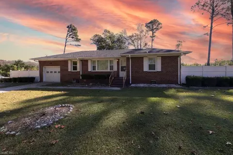 9809 S Quay Rd, Suffolk, VA 23437