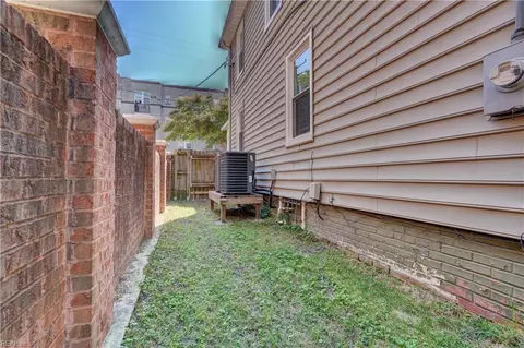 Exterior - 116 E 41st St, Norfolk, VA 23504 photo 9 of 9