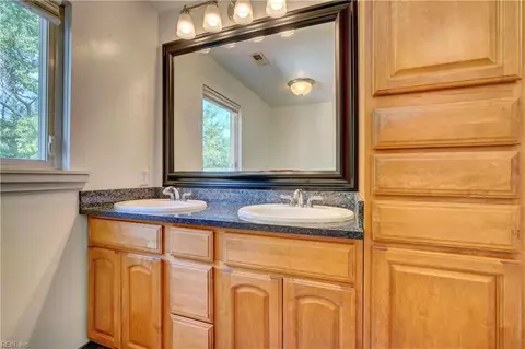 Bath - 116 E 41st St, Norfolk, VA 23504 photo 4 of 5