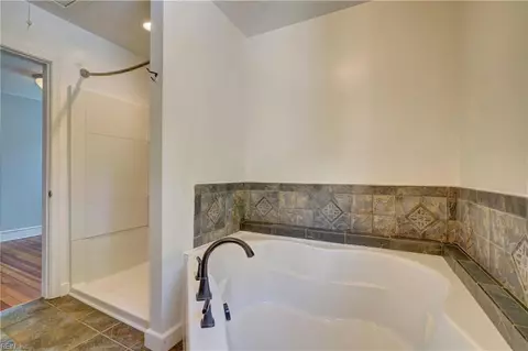 Bath - 116 E 41st St, Norfolk, VA 23504 photo 5 of 5