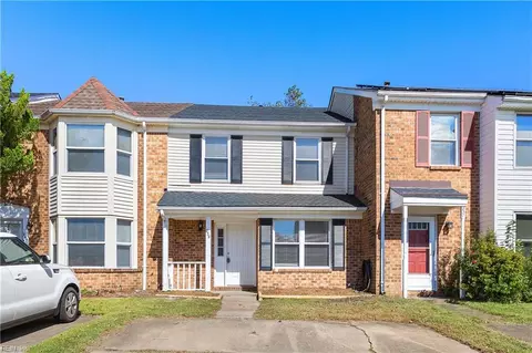 839 Nottaway Dr, Chesapeake, VA 23320