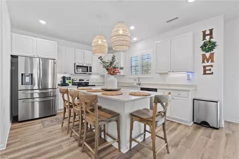 500 Esterview Ln, Chesapeake, VA 23322