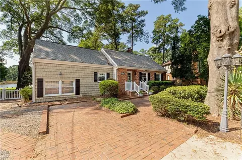 8548 Circle Dr, Norfolk, VA 23503