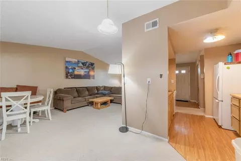 Entry Way - 1403 Paul Jack Dr, Hampton, VA 23666 photo 4 of 7