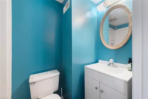 Bath - 1403 Paul Jack Dr, Hampton, VA 23666 photo 3 of 4