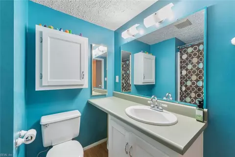 Bath - 1403 Paul Jack Dr, Hampton, VA 23666 photo 2 of 4