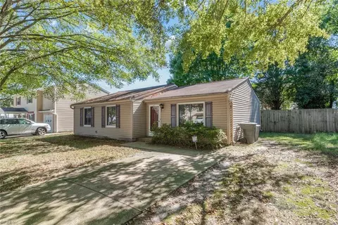 Exterior - 1403 Paul Jack Dr, Hampton, VA 23666 photo 2 of 10