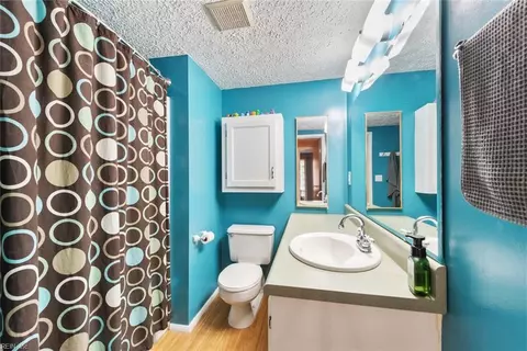 Bath - 1403 Paul Jack Dr, Hampton, VA 23666 photo 1 of 4