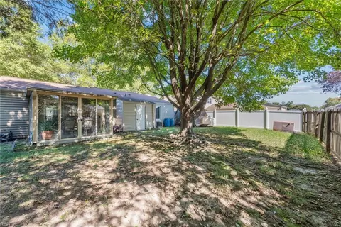 Exterior - 1403 Paul Jack Dr, Hampton, VA 23666 photo 8 of 10