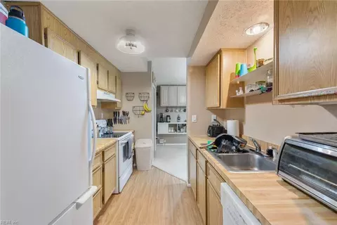 Kitchen - 1403 Paul Jack Dr, Hampton, VA 23666 photo 1 of 2