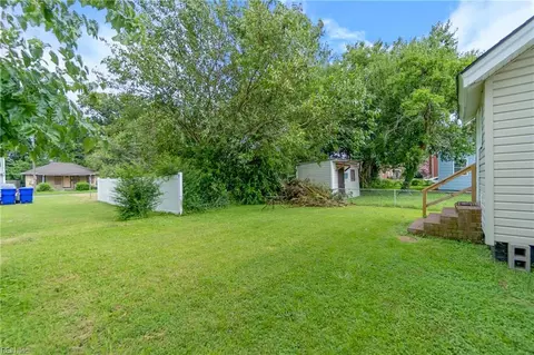 Exterior - 1016 Mapole Ave, Norfolk, VA 23504 photo 6 of 6