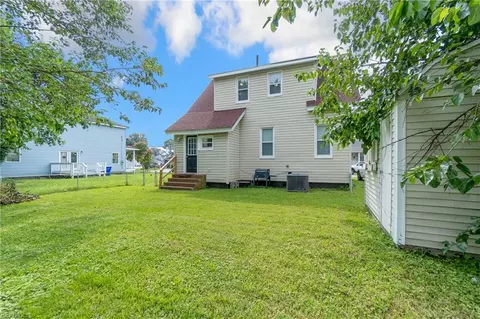 Exterior - 1016 Mapole Ave, Norfolk, VA 23504 photo 4 of 6