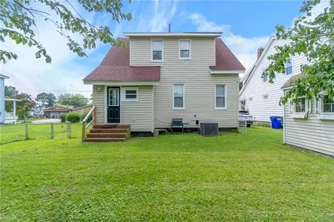 Exterior - 1016 Mapole Ave, Norfolk, VA 23504 photo 2 of 6