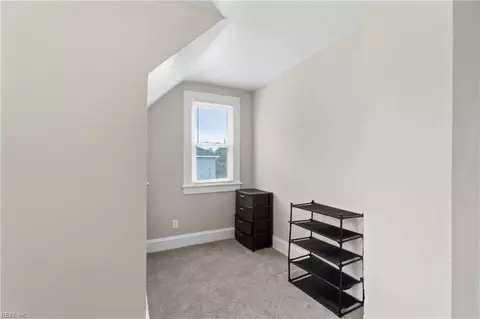 Entry Way - 1016 Mapole Ave, Norfolk, VA 23504 photo 8 of 10