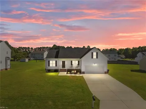 105 Wiggins Ct, Franklin, VA 23851