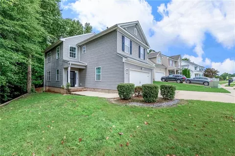 1004 Meadows Reach Cir, Suffolk, VA 23434