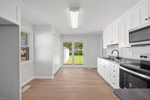 6444 Devonshire Rd, Norfolk, VA 23513 photo 9