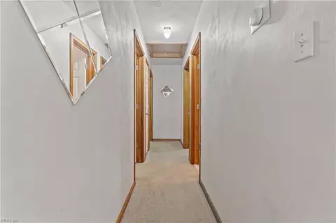 Entry Way - 708 Dana Dr, Chesapeake, VA 23321 photo 6 of 7