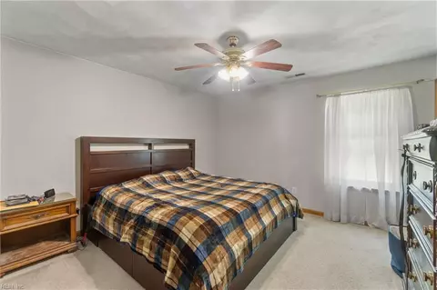 Bedroom - 708 Dana Dr, Chesapeake, VA 23321 photo 3 of 7