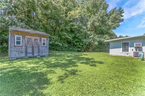 Exterior - 708 Dana Dr, Chesapeake, VA 23321 photo 6 of 6