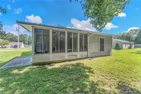 Exterior - 708 Dana Dr, Chesapeake, VA 23321 photo 5 of 6