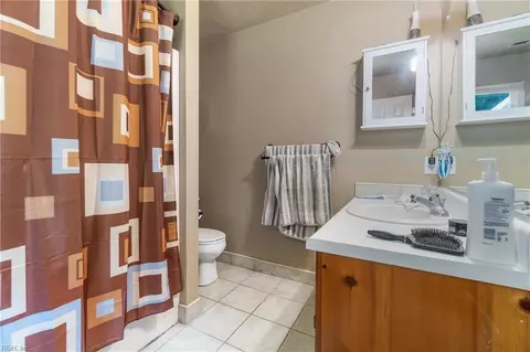 Bath - 708 Dana Dr, Chesapeake, VA 23321 photo 2 of 3