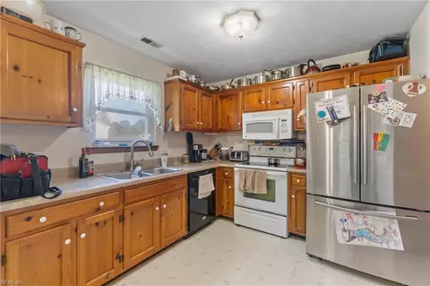 Kitchen - 708 Dana Dr, Chesapeake, VA 23321 photo 1 of 3